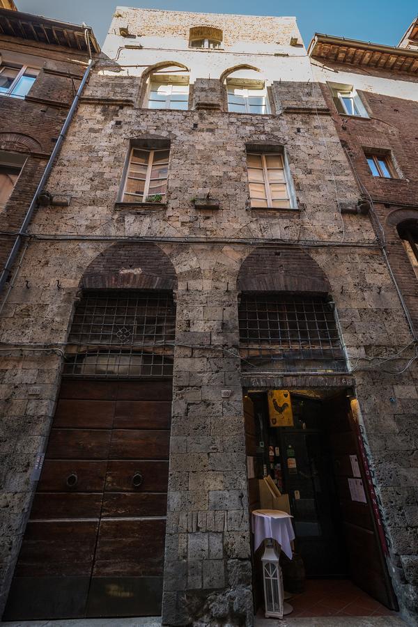 Casatorre Dei Leoni Dimora Storica Bed & Breakfast Siena Exterior photo