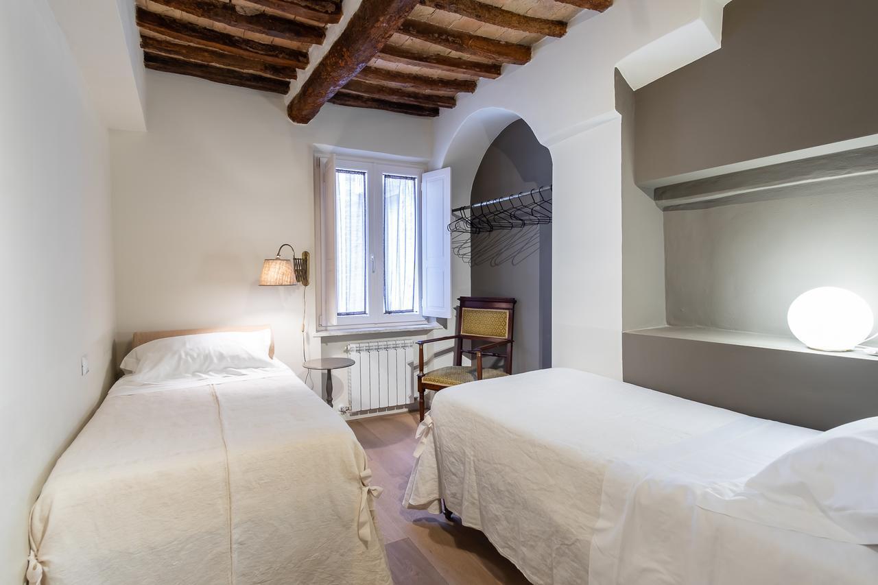 Casatorre Dei Leoni Dimora Storica Bed & Breakfast Siena Exterior photo